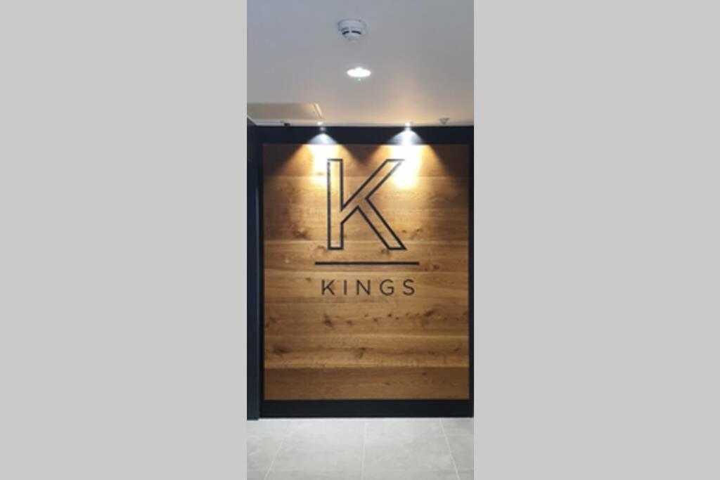 Luxury One Bedroom Apartment Within The City Walls ヨーク エクステリア 写真