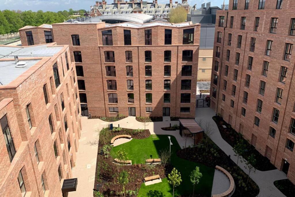 Luxury One Bedroom Apartment Within The City Walls ヨーク エクステリア 写真